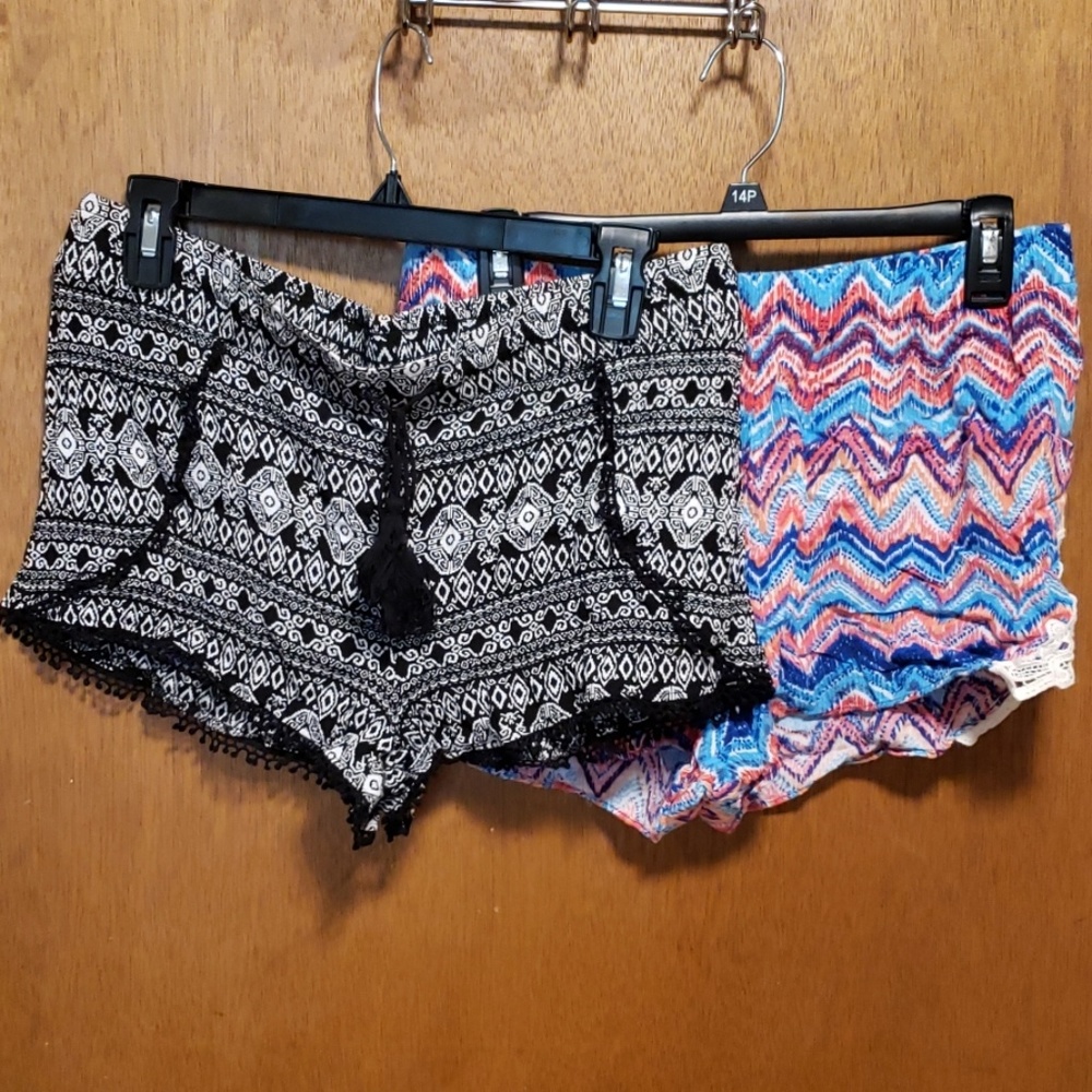 Lot of 2 elastic waist shorts